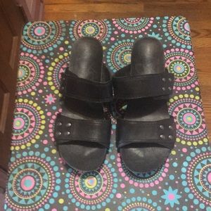 Size 9 OTBT leather sandals with low wedge